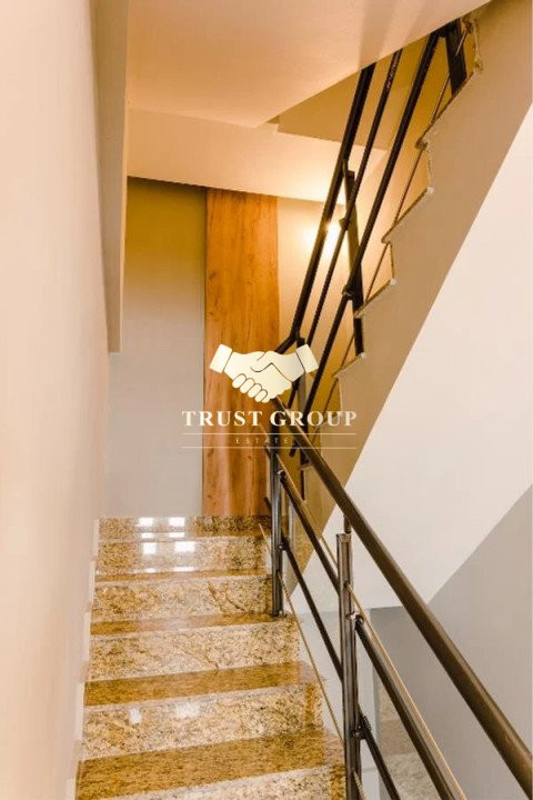 Imobil D+P+1+2 Piata Victoriei