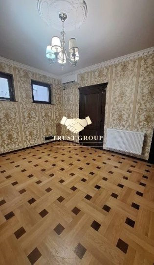  Primaverii Apartament cu 4 camere  garaj, boxă și grădină proprie 