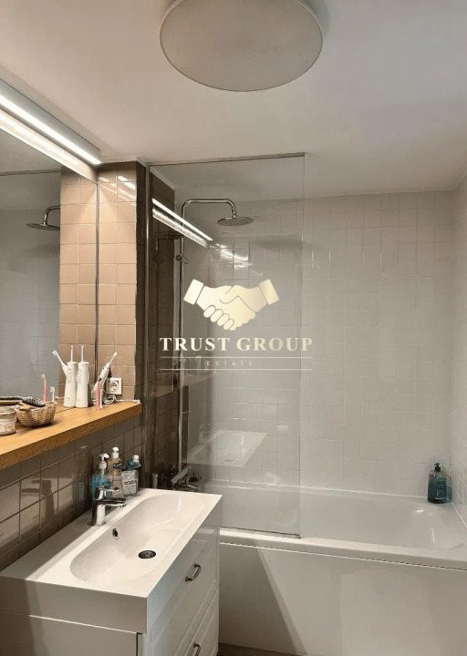 Polonă  Bloc Celeritas Mobilat - Utilat - Parcare Subteran - Boxa - 2 Camere 