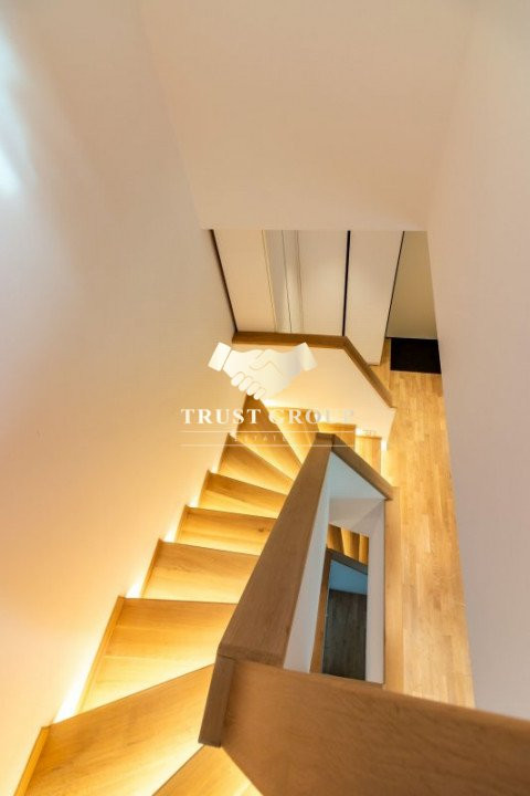 Ultracentral -Triplex