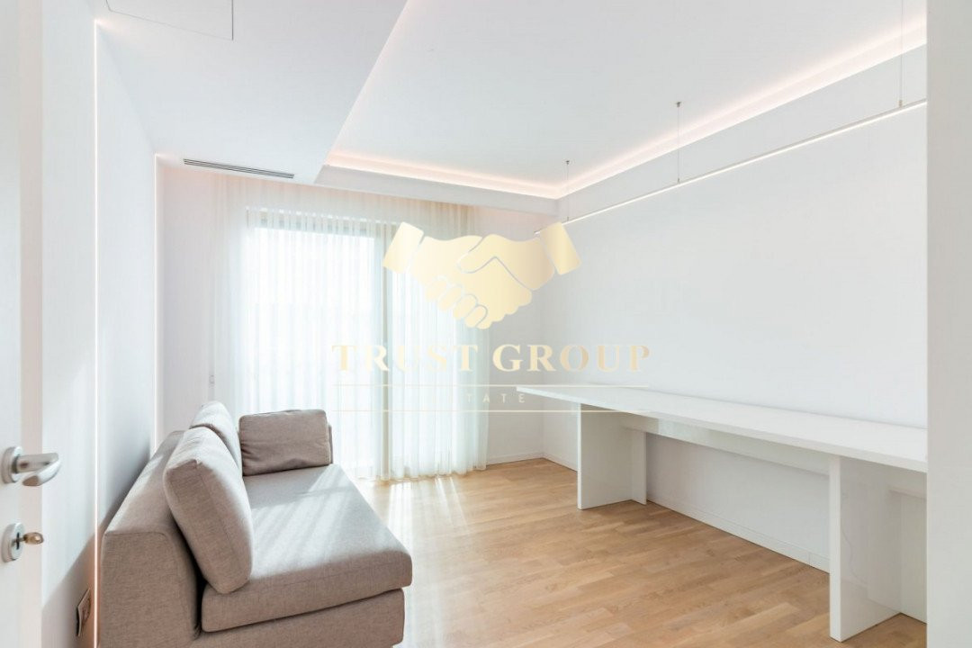 Ultracentral -Triplex