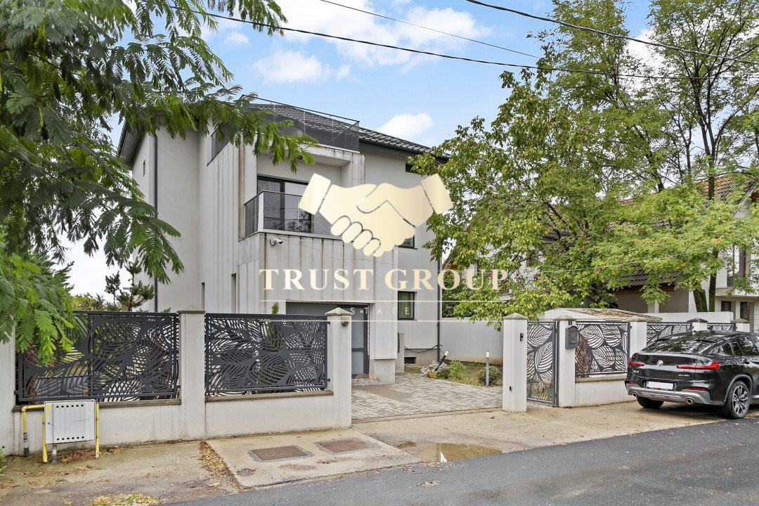  Ideală pentru Familii sau Businessuri -Casa\Vila 9 Camere -  Teren de 700 mp -