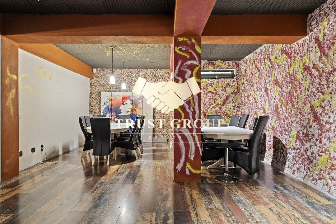  Ideală pentru Familii sau Businessuri -Casa\Vila 9 Camere -  Teren de 700 mp -