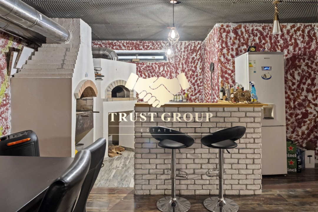  Ideală pentru Familii sau Businessuri -Casa\Vila 9 Camere -  Teren de 700 mp -