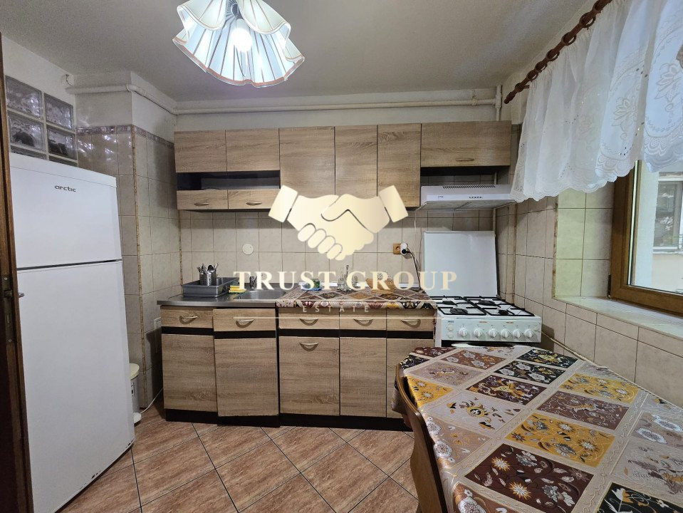 Apartament 4 camere Victoriei etaj 1 bloc reabilitat + loc de parcare ADP