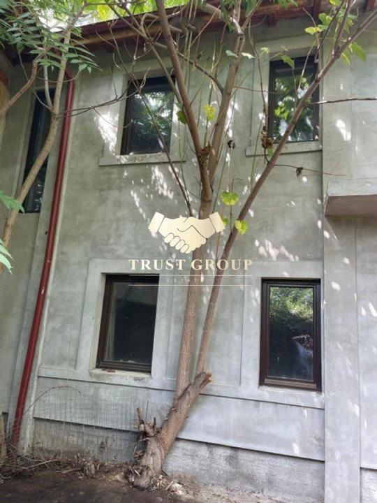 Vilă 2 corpuri – construcție 2012 + casă veche interbelică, curte libera 260mp