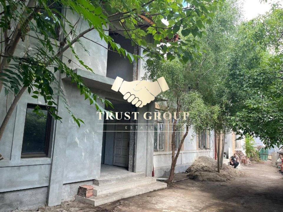 Vilă 2 corpuri – construcție 2012 + casă veche interbelică, curte libera 260mp