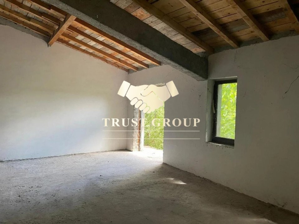 Vilă 2 corpuri – construcție 2012 + casă veche interbelică, curte libera 260mp