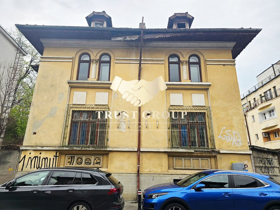   Proprietate de Excepție | Vilă Boierescă cu Arhitectură Autentică și Potențial