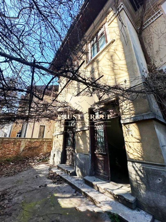   Proprietate de Excepție | Vilă Boierescă cu Arhitectură Autentică și Potențial