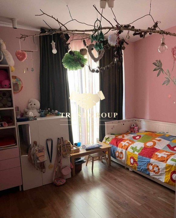 Apartament cu 5 camere - Dacia