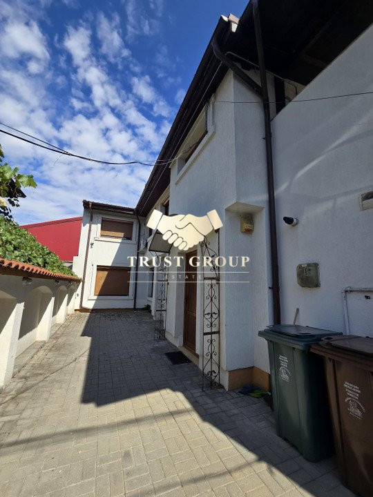  5 camere langa piata  Domenii Vila eleganta