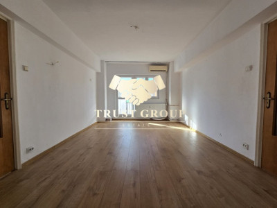 Apartament 3 camere 2 bai bloc 1987 