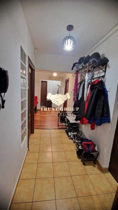 Apartament 3 camere Parcul Circului | Imobil 1986 | Vedere parc | Centrala 