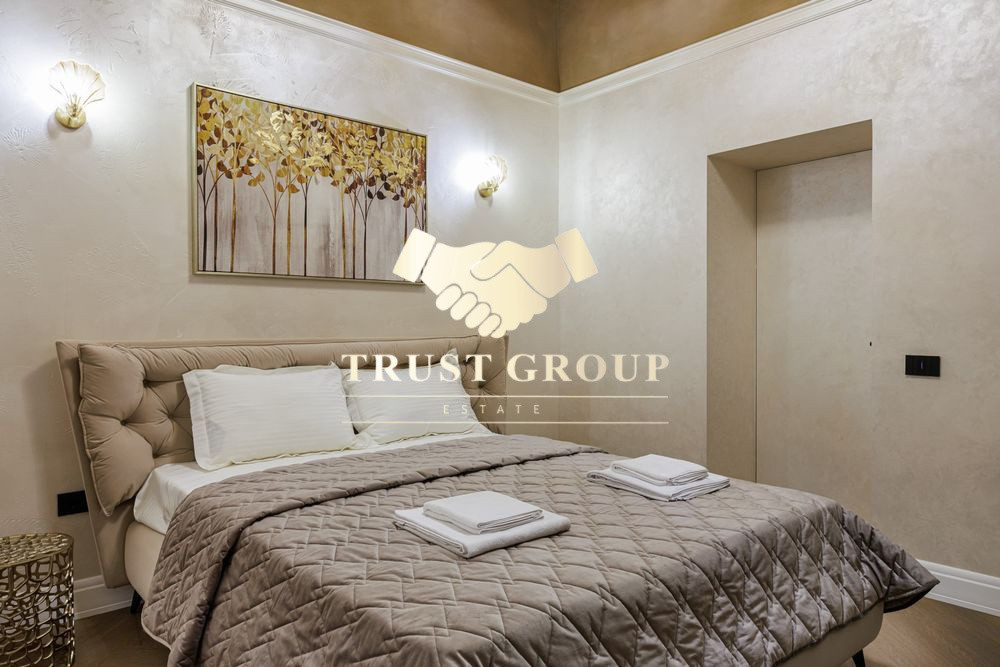 Apartament 2 camere Armenească | Renovat complet | Fără risc seismic 