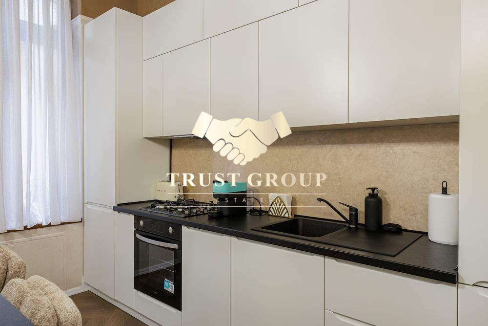 Apartament 2 camere Armenească | Renovat complet | Fără risc seismic 