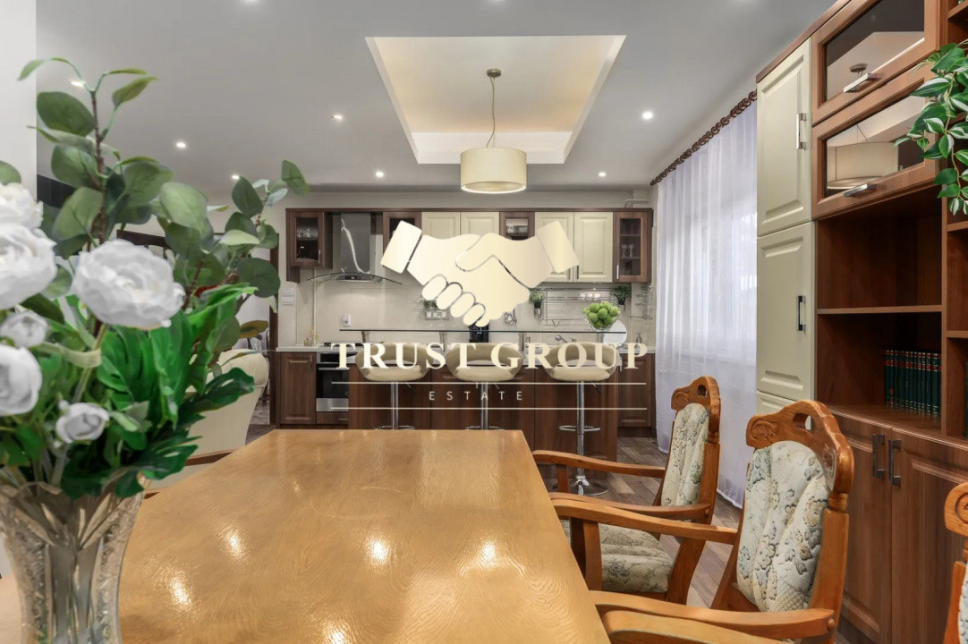 Vila 360 mp utili, teren 510 mp curte liberă 300 mp la 200 m de Parcul Circului