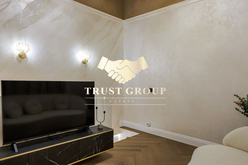 Apartament 2 camere Armenească | Renovat complet | Fără risc seismic 