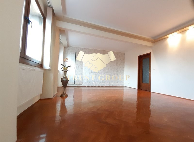  Apartament  3 camere -  Cotroceni Loc de parcare si boxa incluse - 