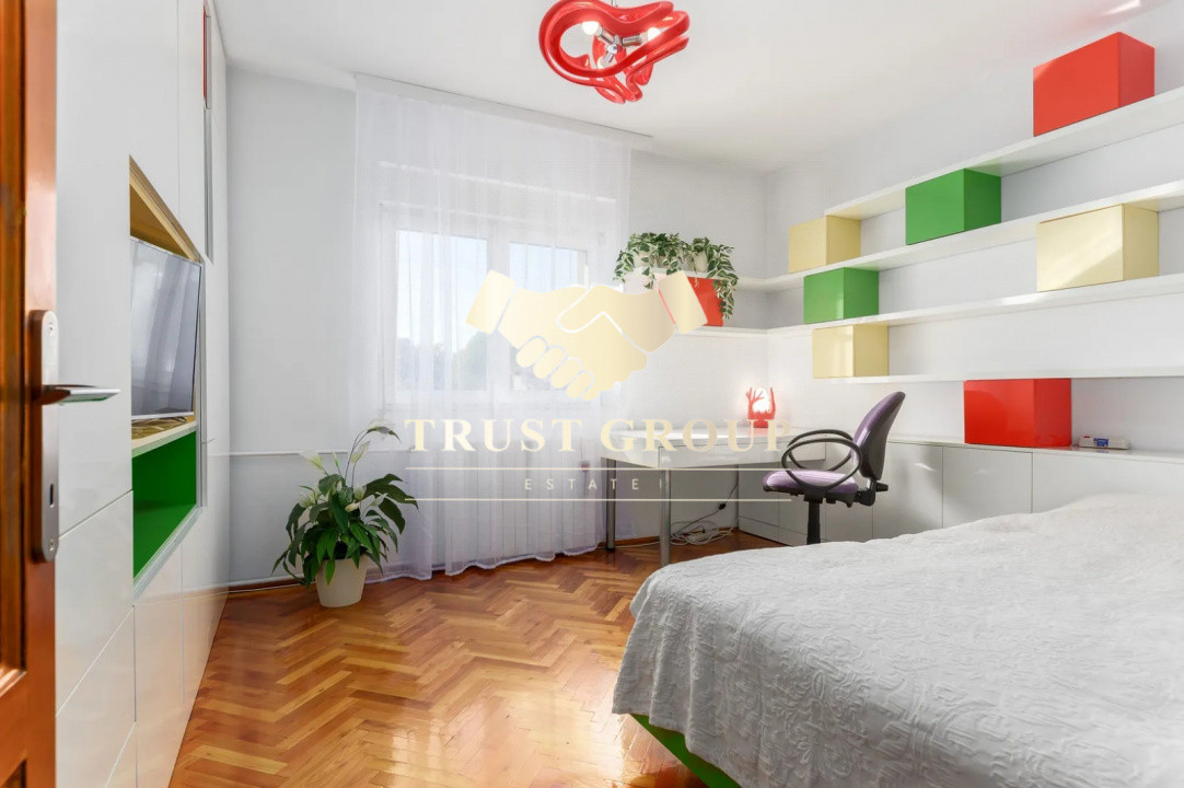 Vila 360 mp utili, teren 510 mp curte liberă 300 mp la 200 m de Parcul Circului