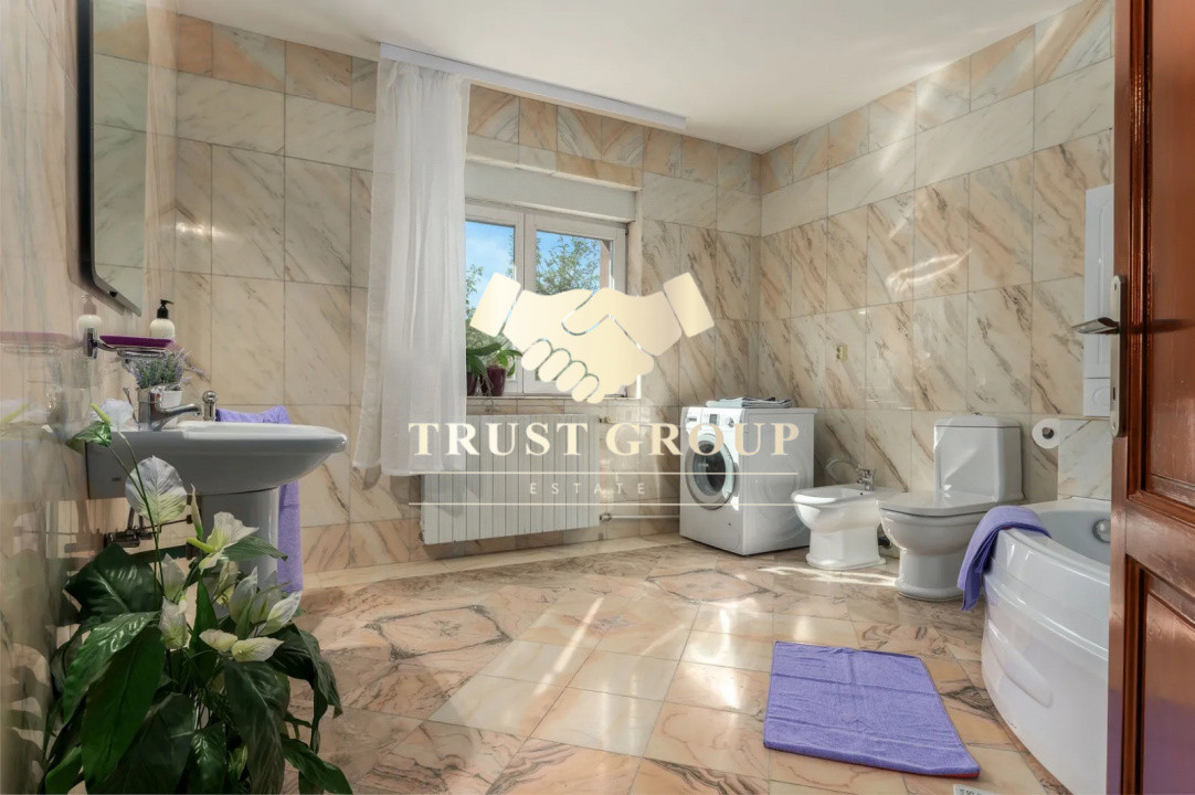 Vila 360 mp utili, teren 510 mp curte liberă 300 mp la 200 m de Parcul Circului