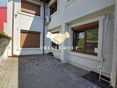  5 camere langa piata  Domenii Vila eleganta