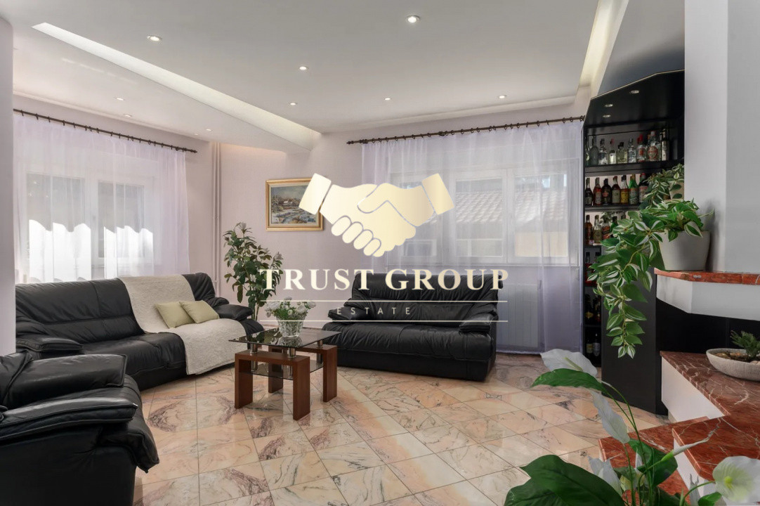 Vila 360 mp utili, teren 510 mp curte liberă 300 mp la 200 m de Parcul Circului