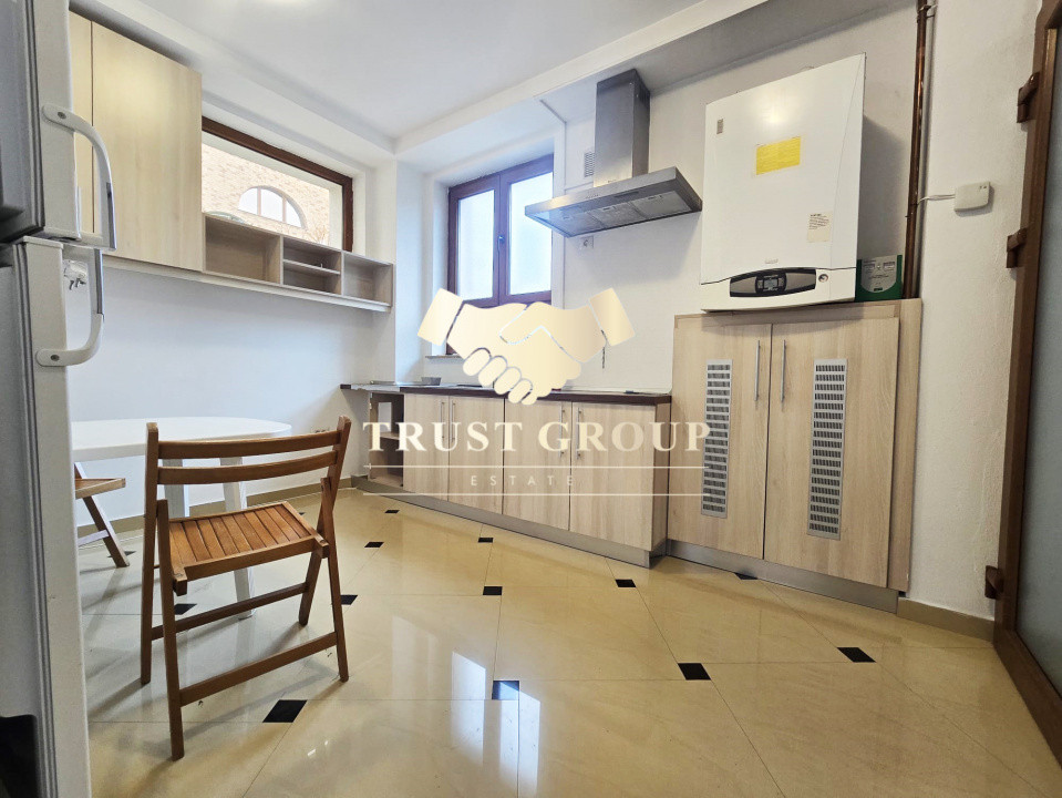  5 camere langa piata  Domenii Vila eleganta