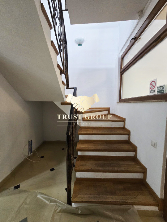  5 camere langa piata  Domenii Vila eleganta