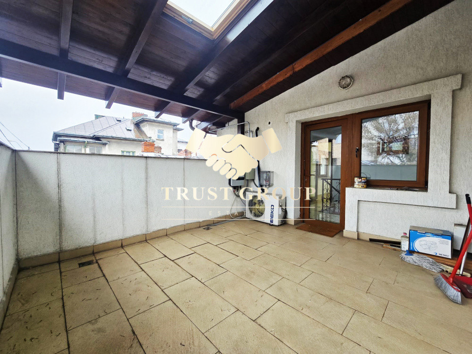  5 camere langa piata  Domenii Vila eleganta