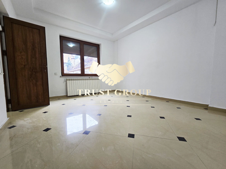  5 camere langa piata  Domenii Vila eleganta