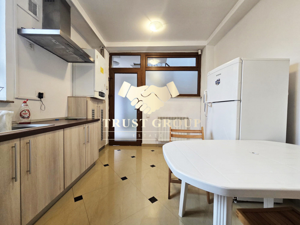  5 camere langa piata  Domenii Vila eleganta