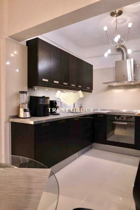 Apartament 3 Ultracentral | Complet renovat | Imobil fără risc sau urgenta 