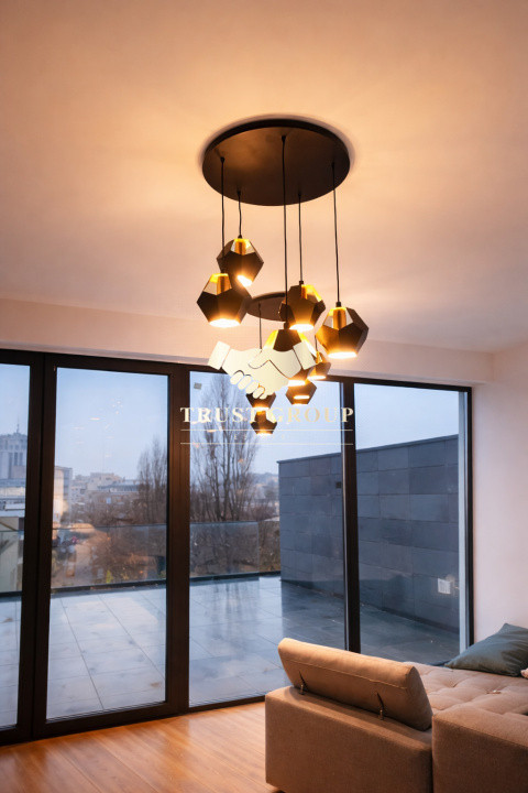   170mp + 2 locuri de parcare si 2 terase  Apartament 4 camere