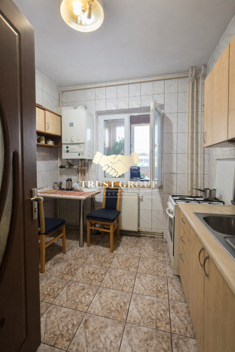 Apartament 3 camere Titulescu-Banu Manta - CENTRALA PROPRIE