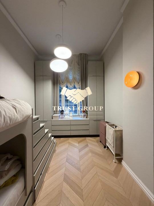 Apartament de lux cu design contemporan în vilă interbelică 