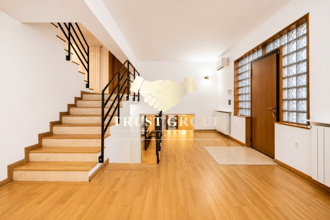 Vila individuala 5 camere | 325 mp | Terasă | garaj | curte proprie