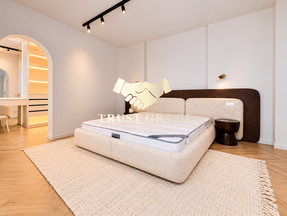 Apartament 3 camere + dressing + loc de parcare Bulevardul Unirii
