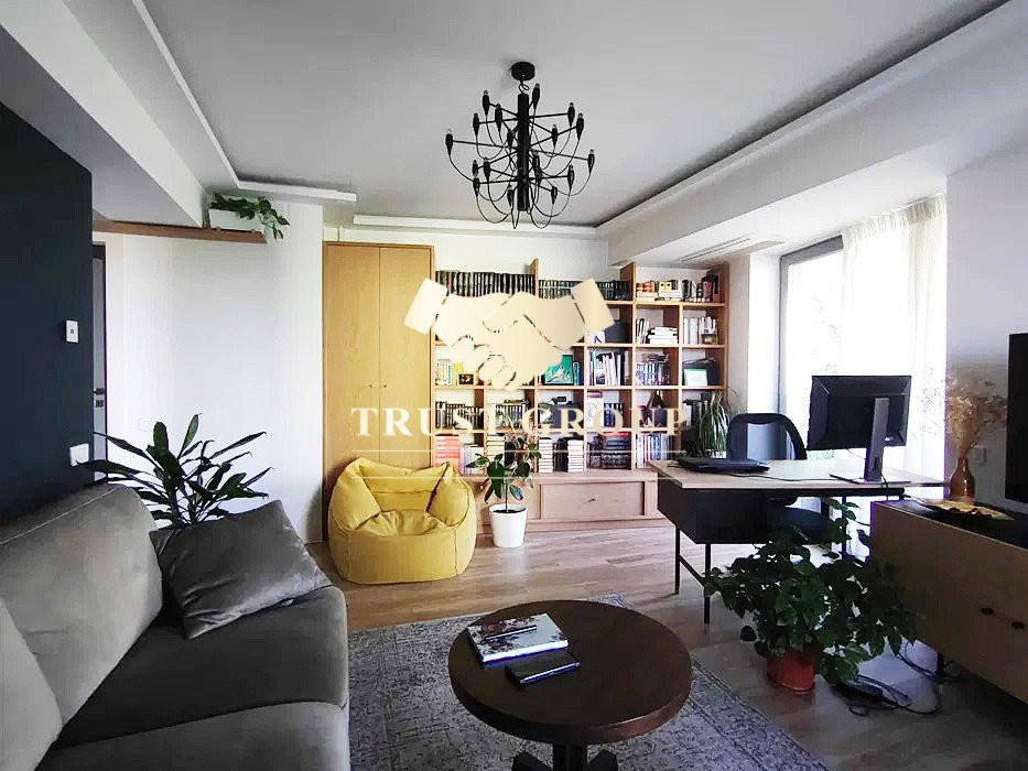 Apartament 3 camere +boxa si 2 locuri de parcare