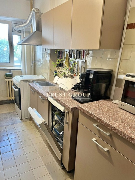 Apartament 3 camere Bloc Monolit Victoriei Guvern 