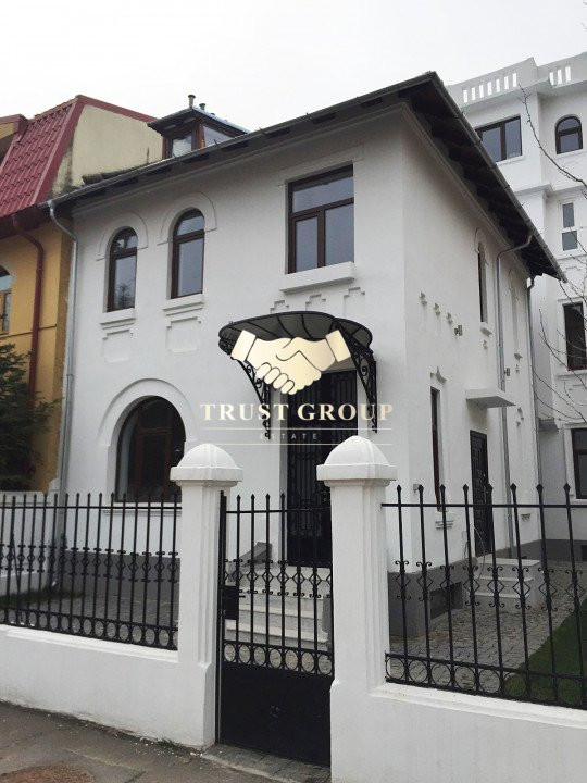  8 camere Kiseleff 100mp curte libera Vila D+P+2E+M