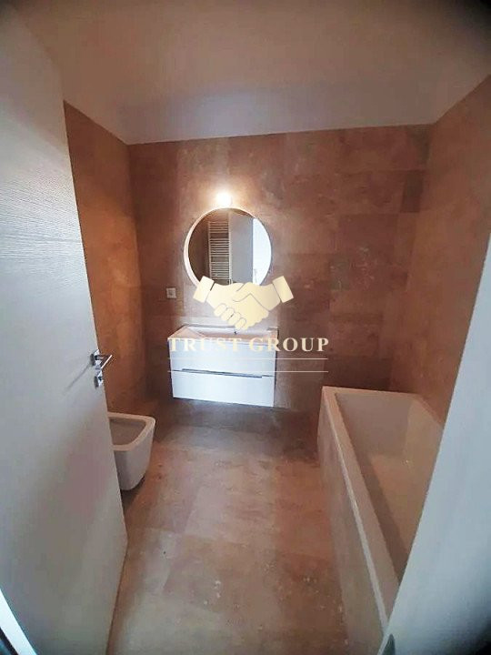 Apartament 4 camere 170mp + 2 locuri de parcare si 2 terase