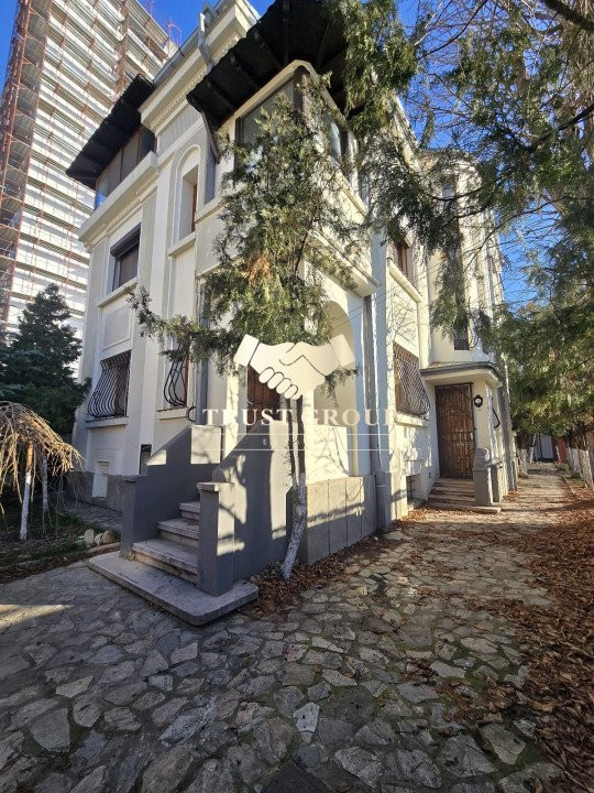  -Cu Garaj și Casă de Oaspeți- Vila Boierească Consolidată pe Teren Generos