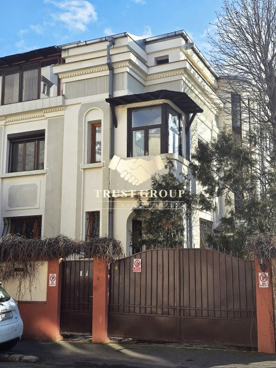  -Cu Garaj și Casă de Oaspeți- Vila Boierească Consolidată pe Teren Generos