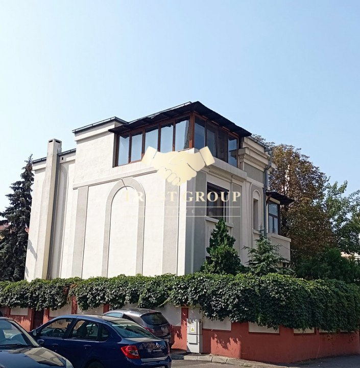  -Cu Garaj și Casă de Oaspeți- Vila Boierească Consolidată pe Teren Generos