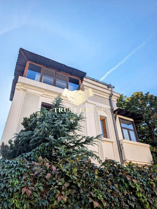  -Cu Garaj și Casă de Oaspeți- Vila Boierească Consolidată pe Teren Generos