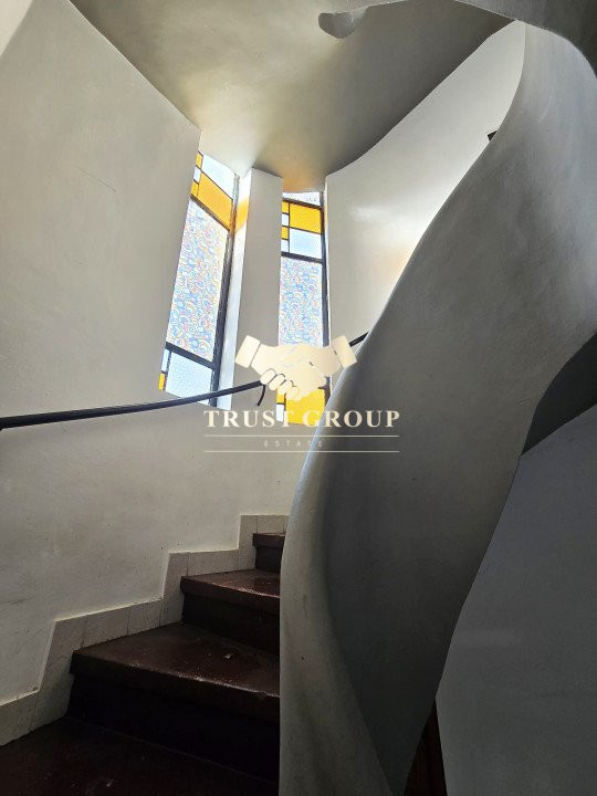  -Cu Garaj și Casă de Oaspeți- Vila Boierească Consolidată pe Teren Generos