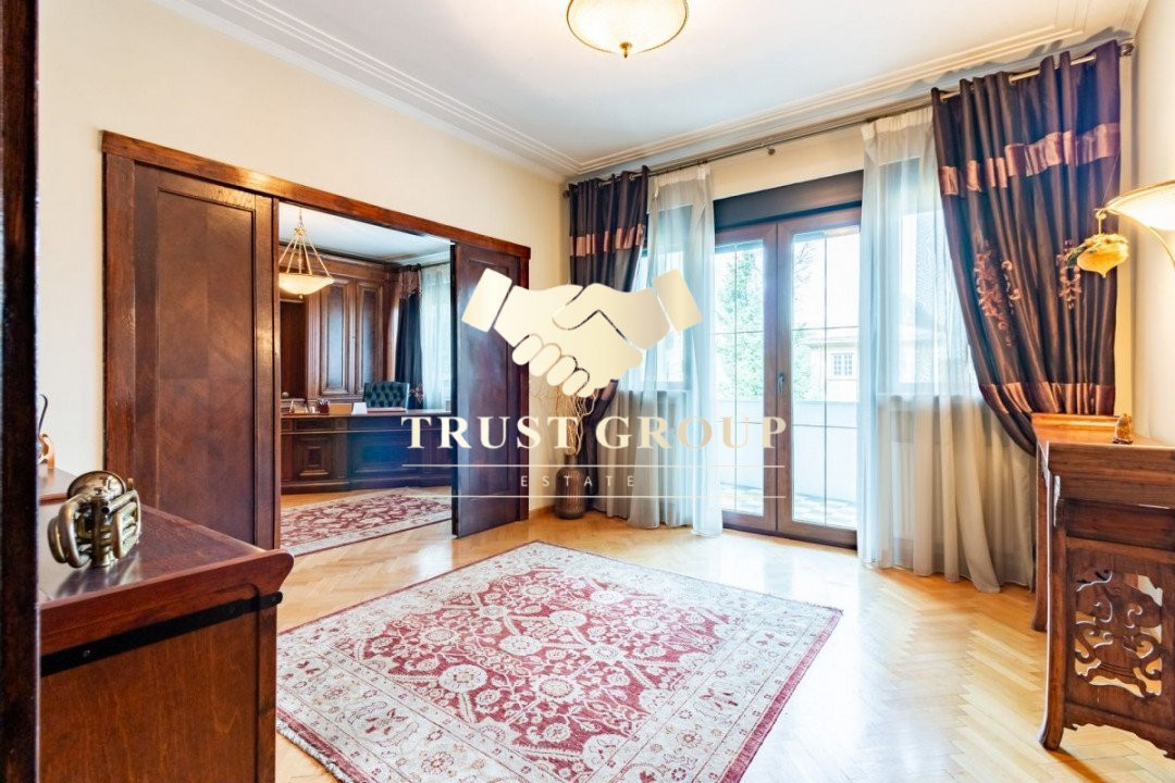 Apartament cu 4 camere de vânzare Aviatorilor/Aleea Modrogan