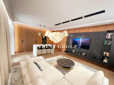 Apartament 4 camere 2 locuri de parcare incluse – mobilat Rovere, utilat Miele