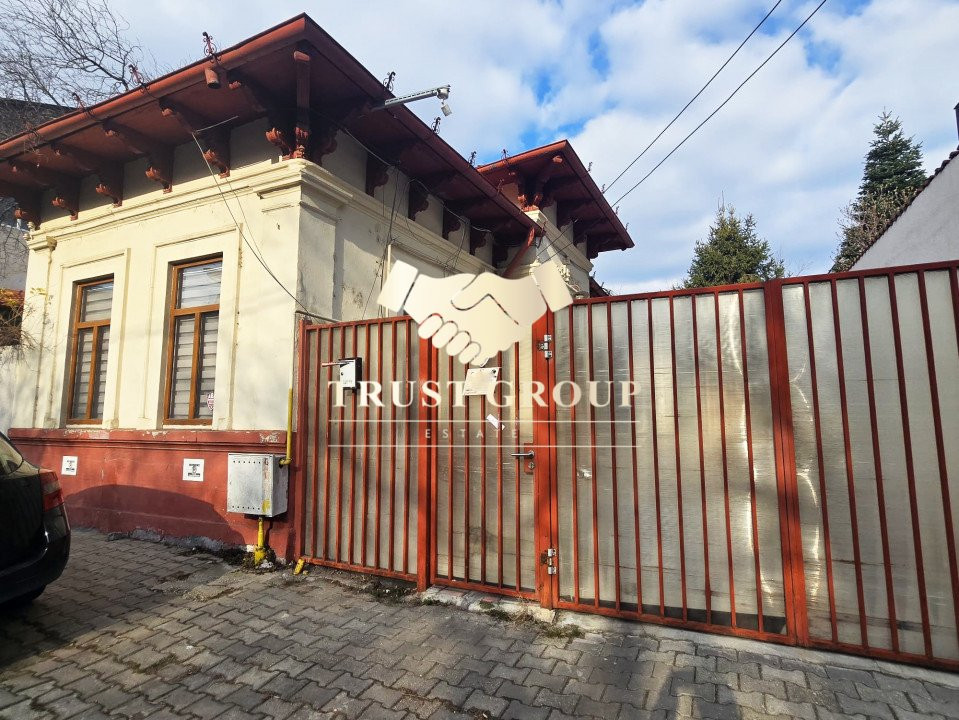   Banu Manta - Casă spațioasă cu 6 camere  curte generoasă 